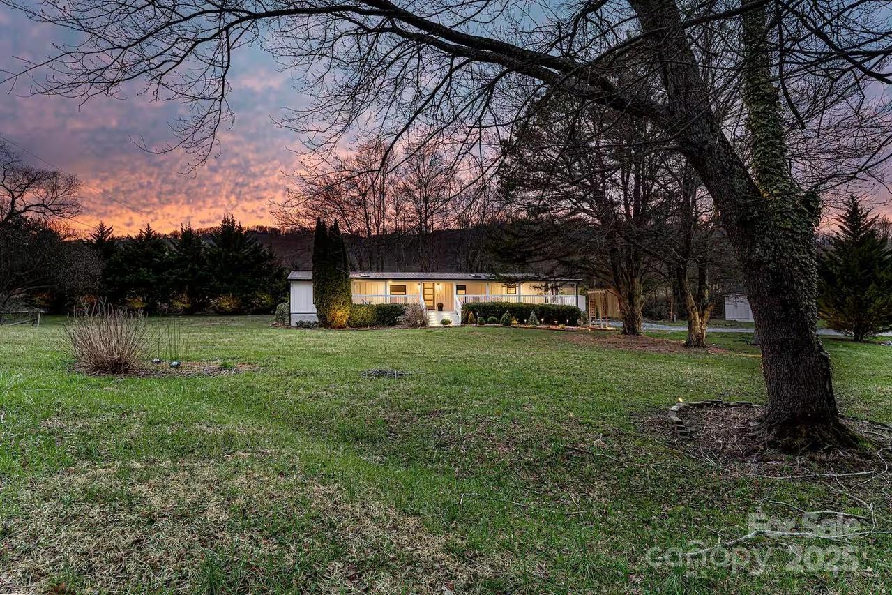 2 Shady Oak Ln., Arden, NC 28704