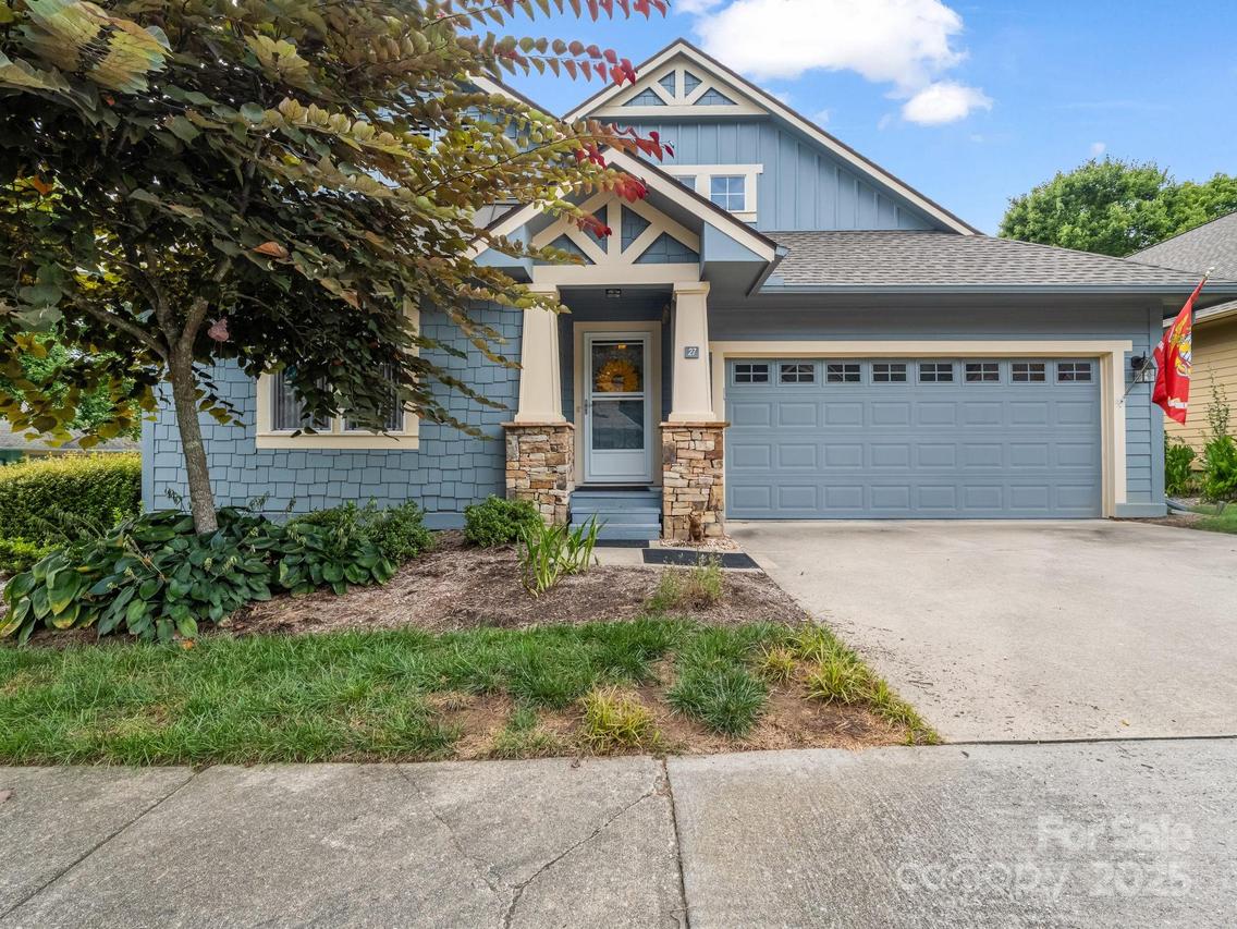 27 Gray Wolf Ln., Hendersonville, NC 28792