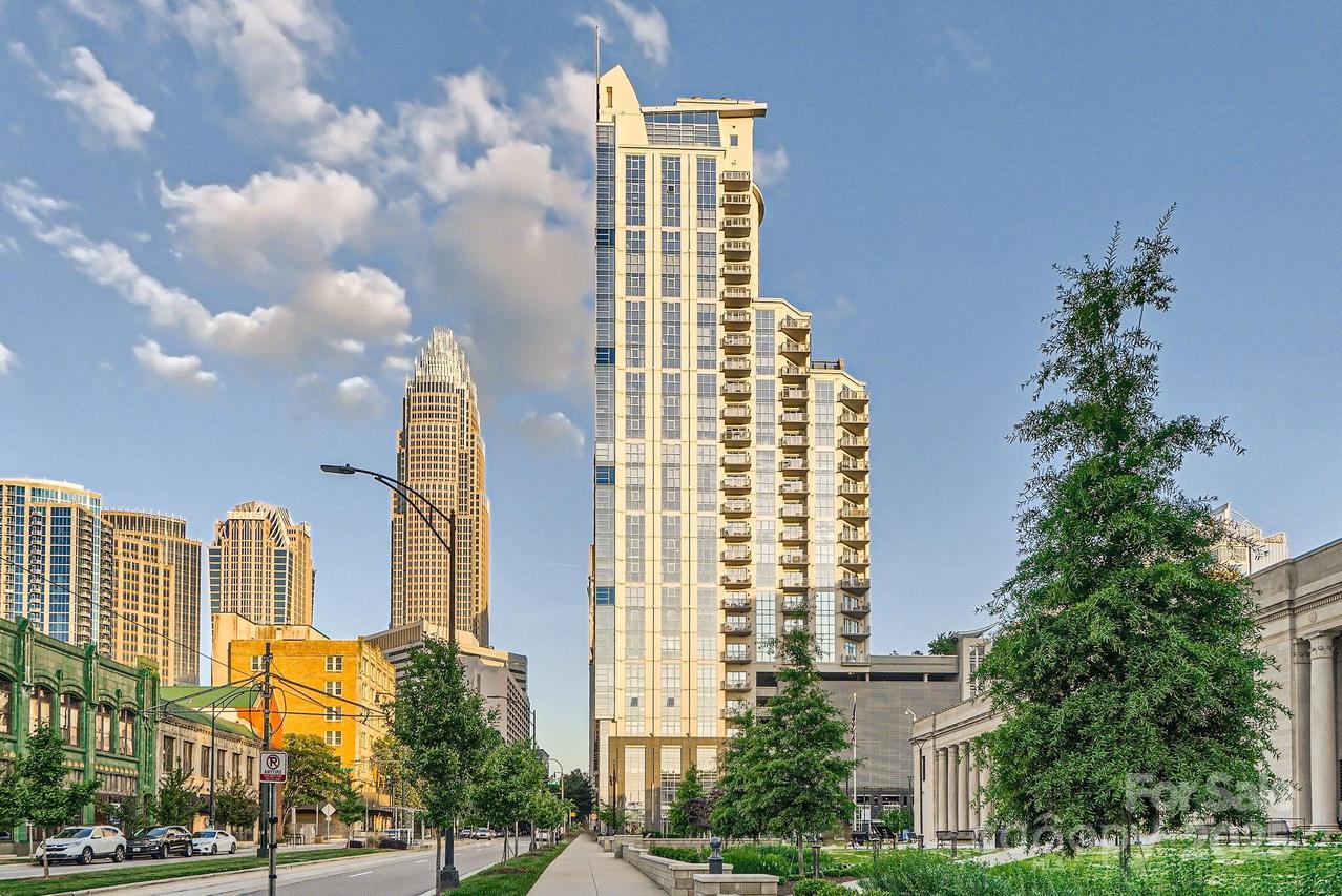 333 W Trade St. #905, Charlotte, NC 28202