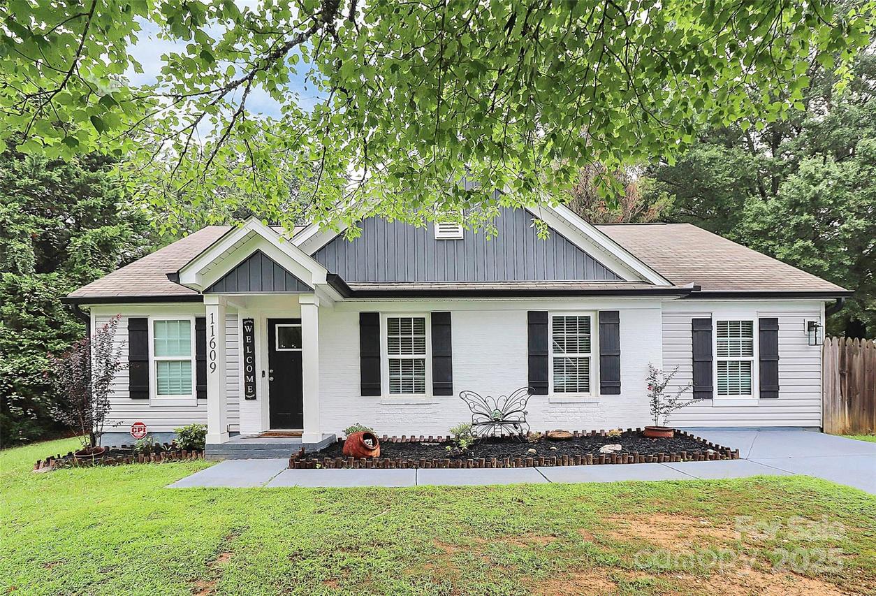 11609 Chadburn Ln., Charlotte, NC 28215