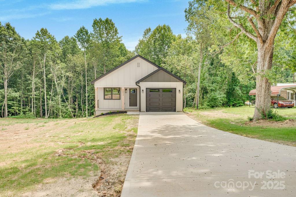 1013 37th St., Hickory, NC 28602