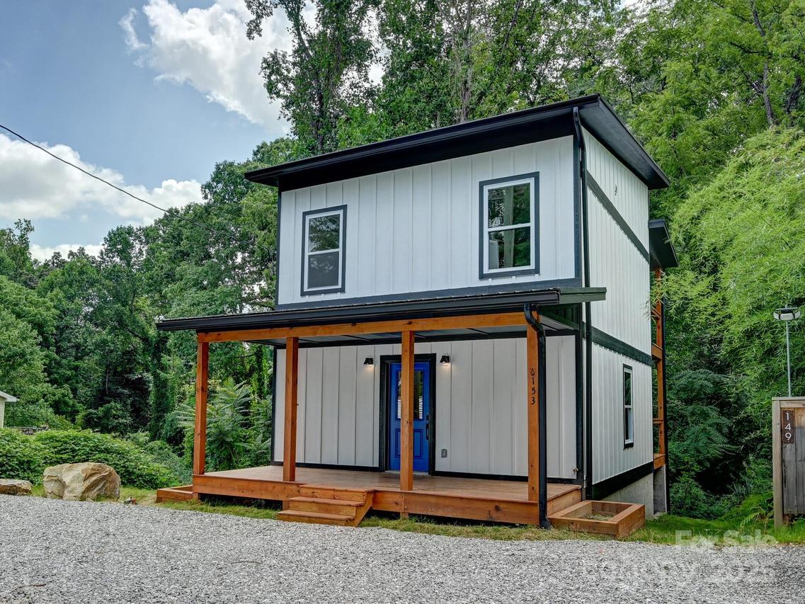 153 State St., Asheville, NC 28806
