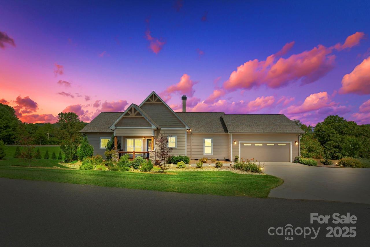 16 Enchanted Oak Ln., Alexander, NC 28701