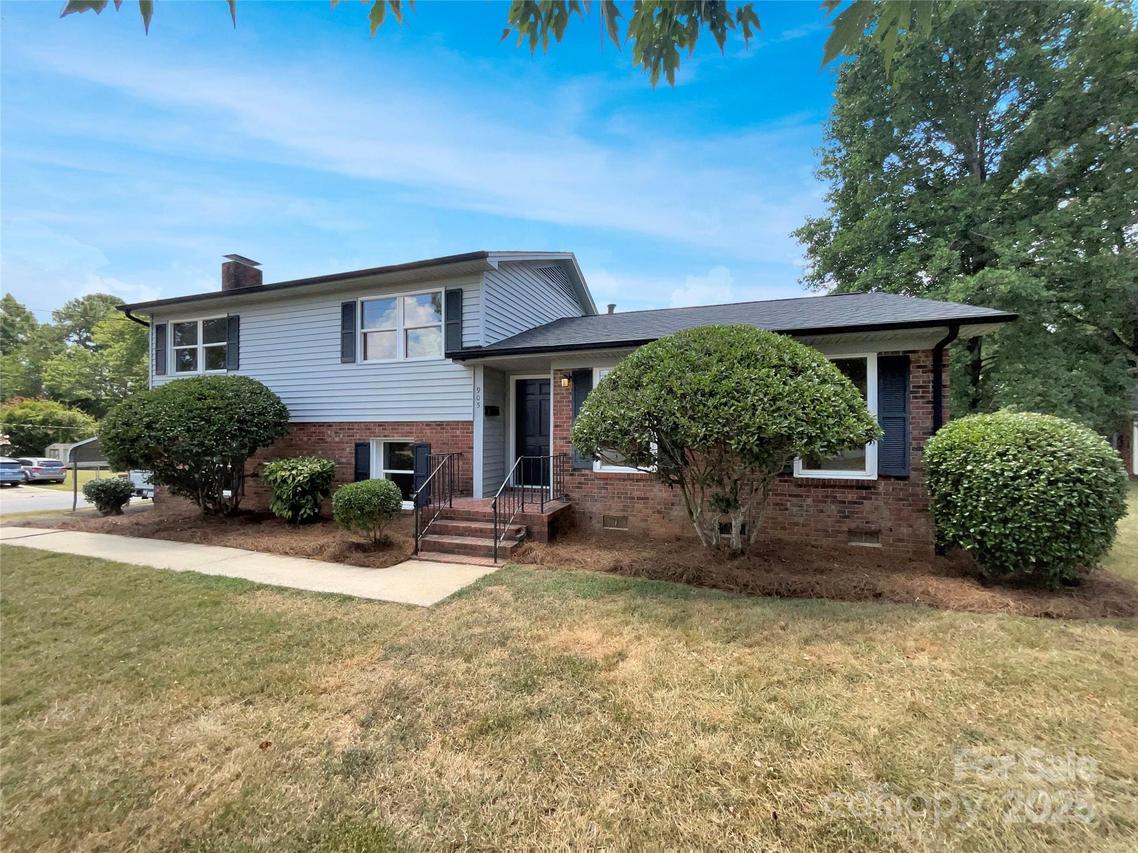 905 Lynhaven Dr., Gastonia, NC 28052