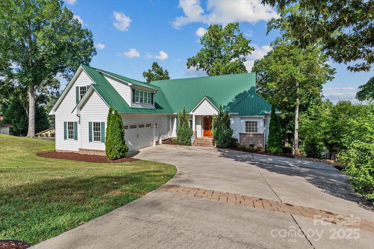 7012 Locke Dr., Sherrills Ford, NC 28673