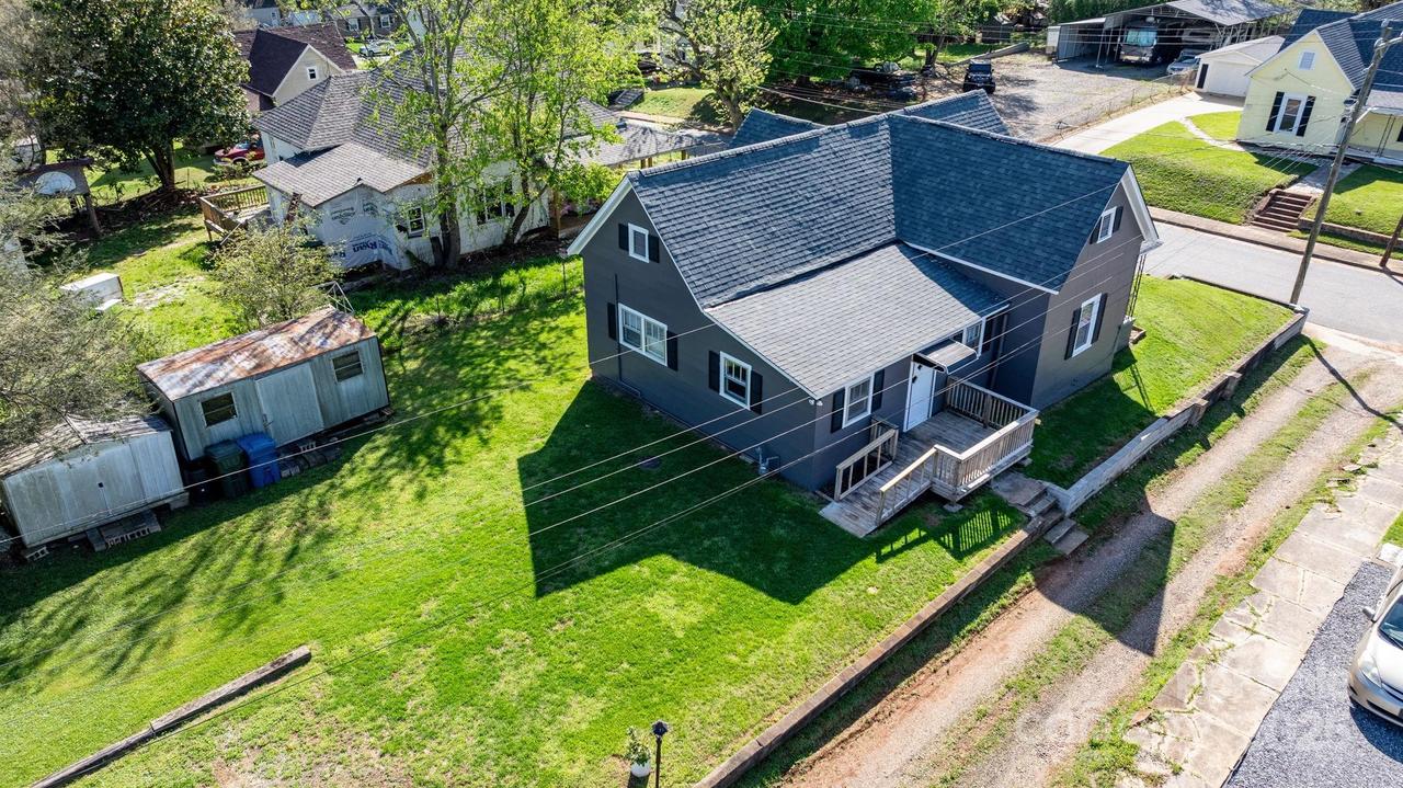 71 14th St., Hickory, NC 28602