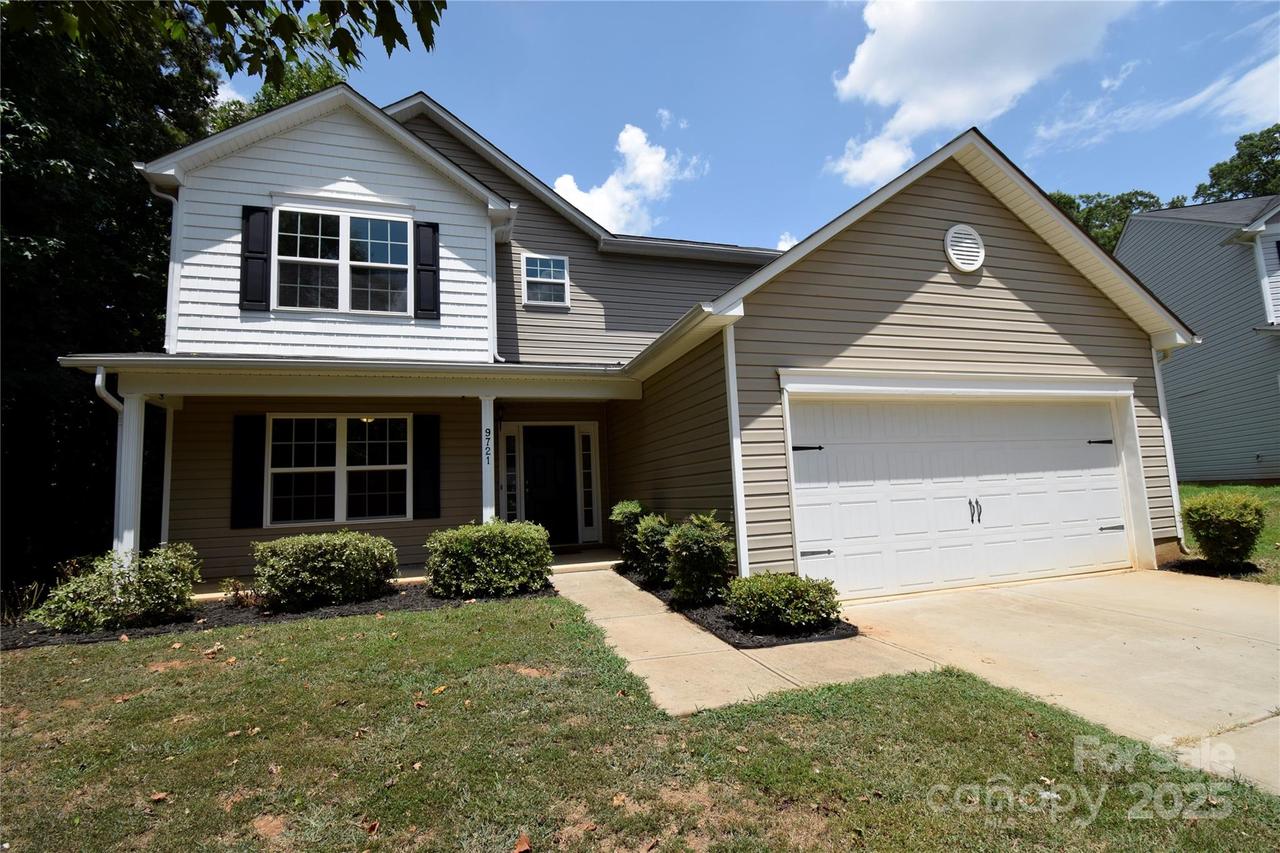 9721 Castle Terrace Ct., Charlotte, NC 28215