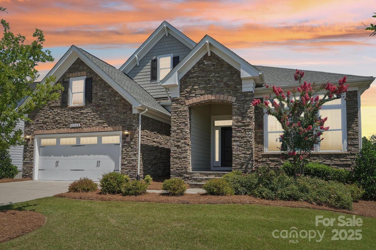 45528 Misty Bluff Dr., Charlotte, NC 28278