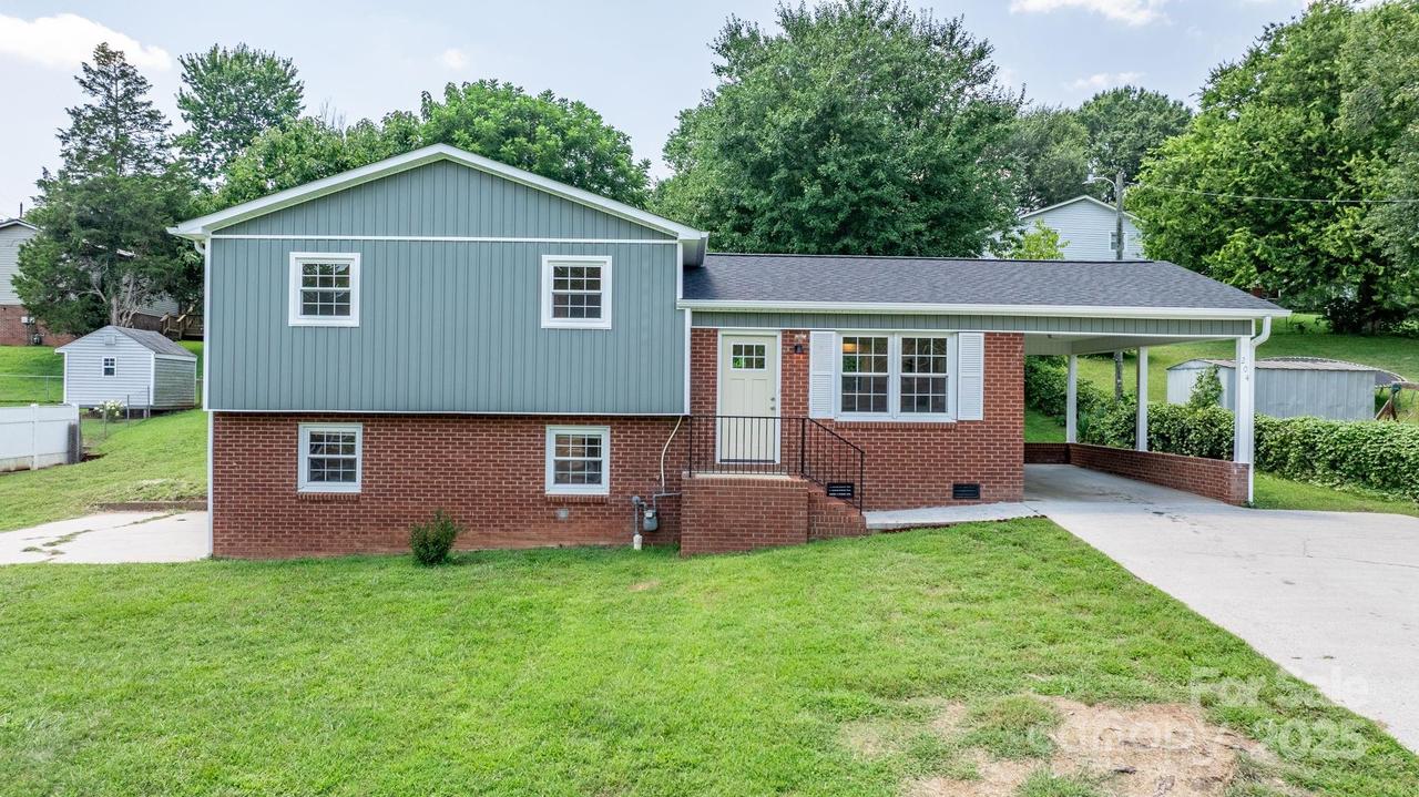 204 Shannonbrook Dr., Newton, NC 28658
