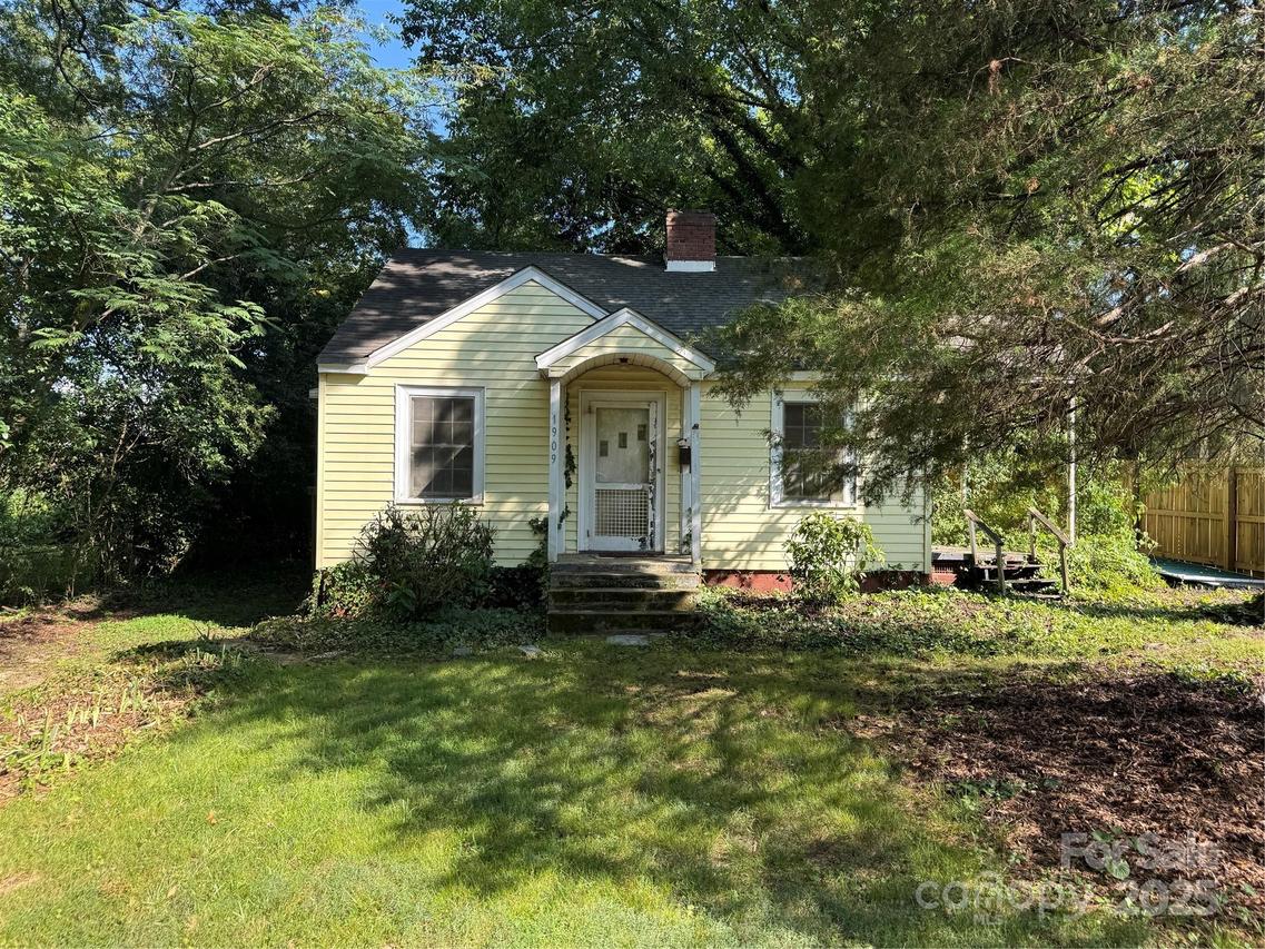 1909 Garibaldi Ave., Charlotte, NC 28208
