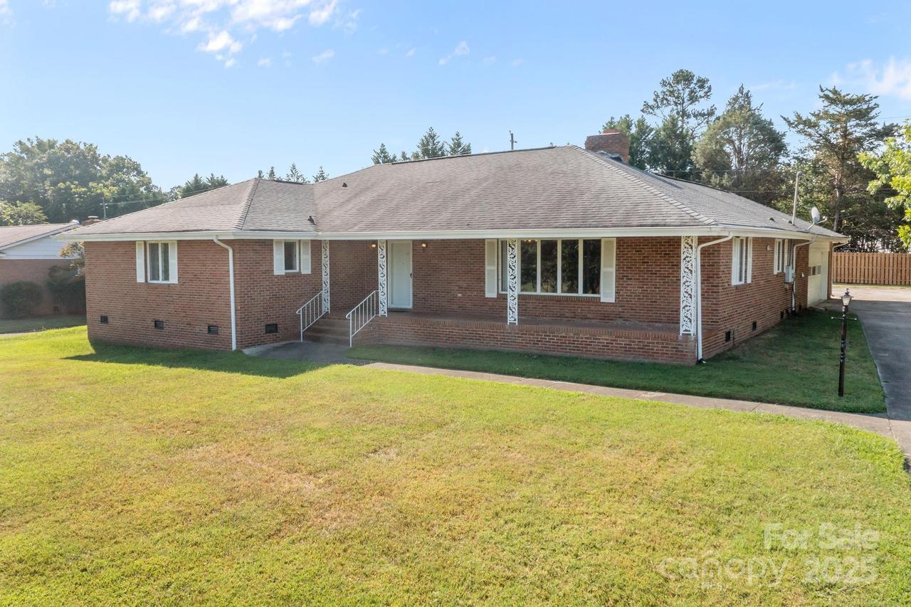 1314 Stoneyridge Dr., Charlotte, NC 28214