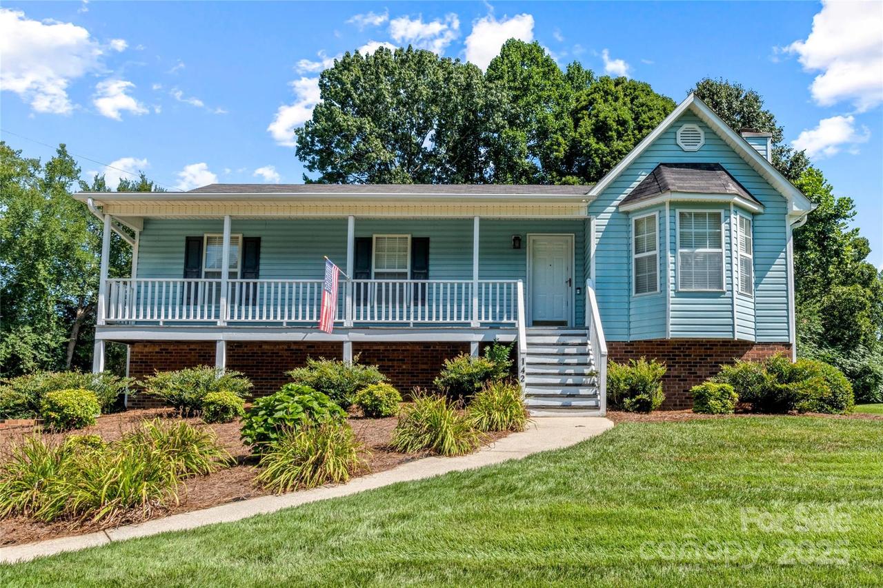 142 Fox Chase Ct., Lexington, NC 27295