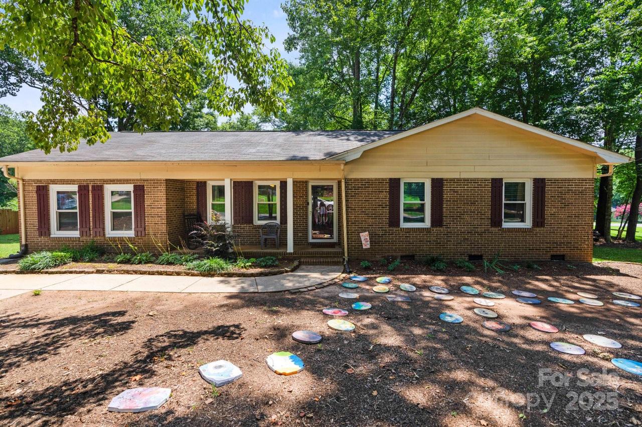 1994 Willow Ridge St., Conover, NC 28613