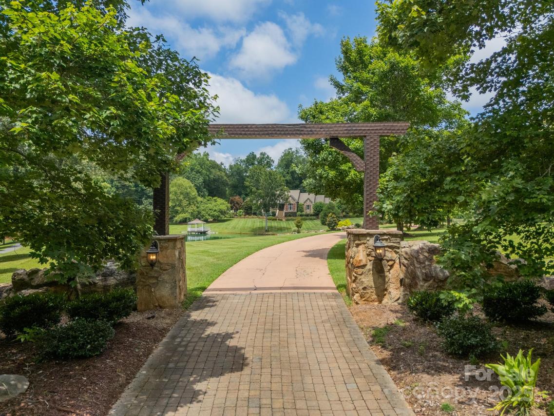 140 Huncoat Hollow Ln., Iron Station, NC 28080