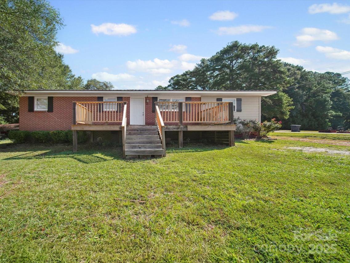 15 Woodland Dr., Polkton, NC 28135