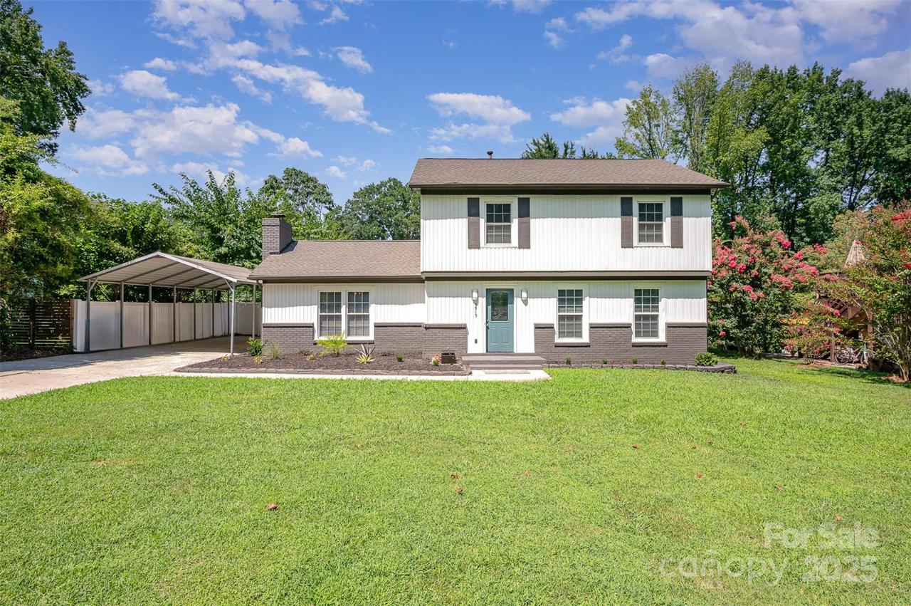 5915 Bluebonnet Rd., Charlotte, NC 28212