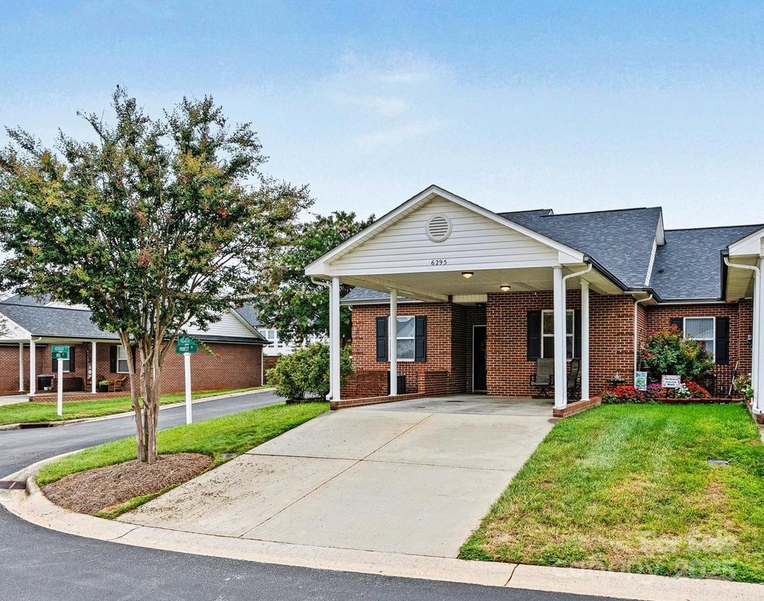 6295 Pansy Tr., Denver, NC 28037