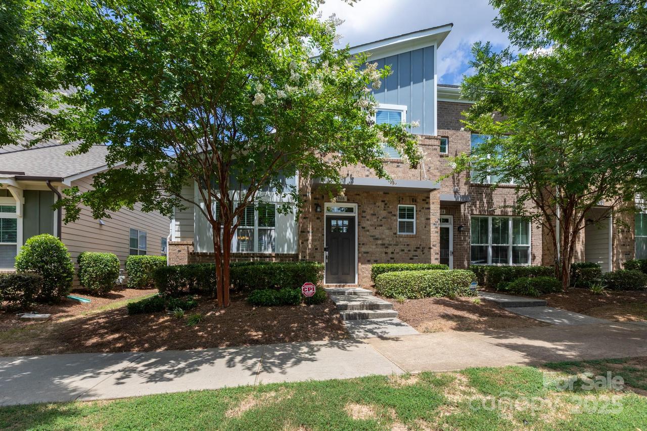 1616 Pat Garrett St., Charlotte, NC 28206