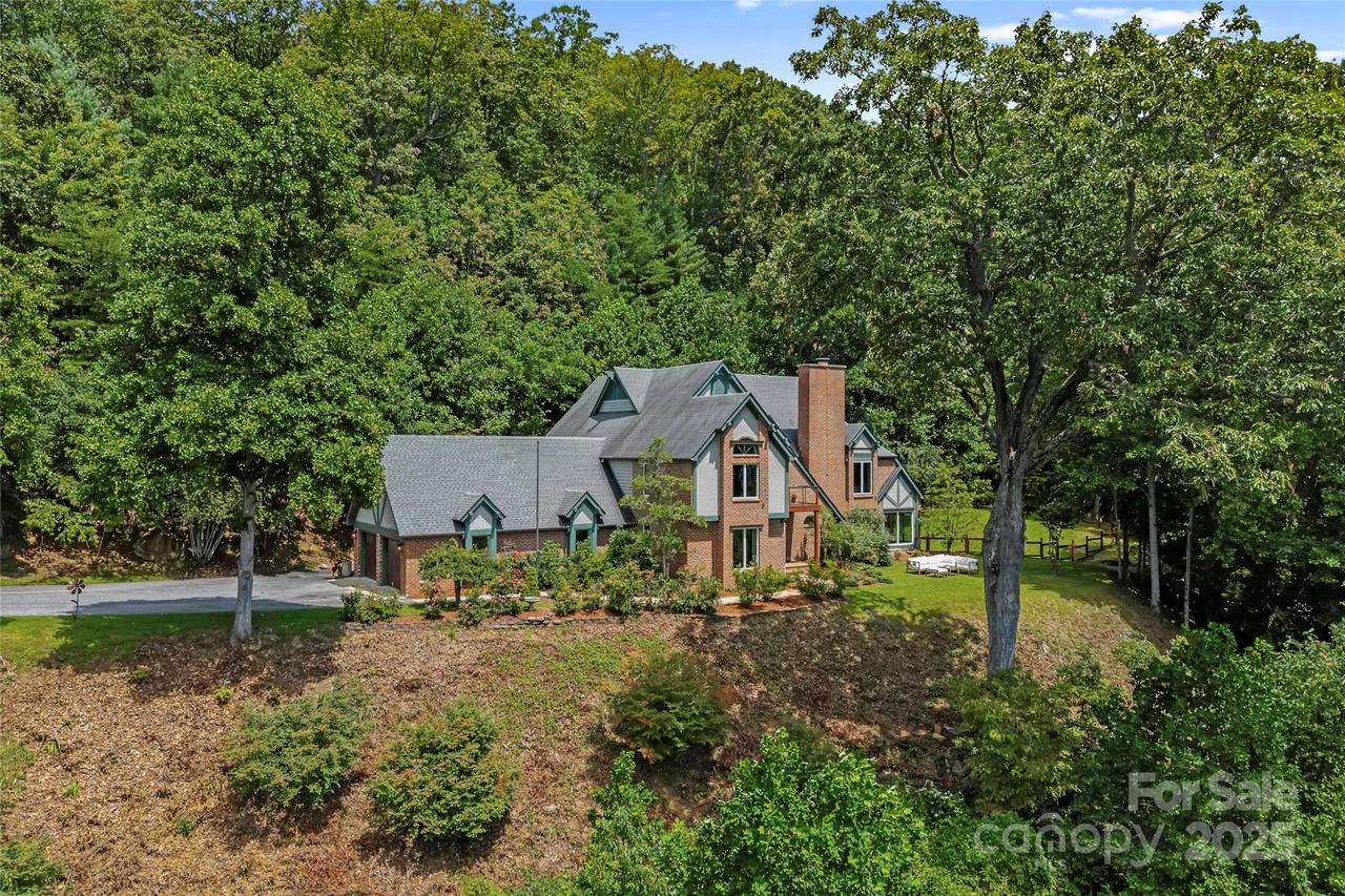 513 S Sondley Rd., Asheville, NC 28805