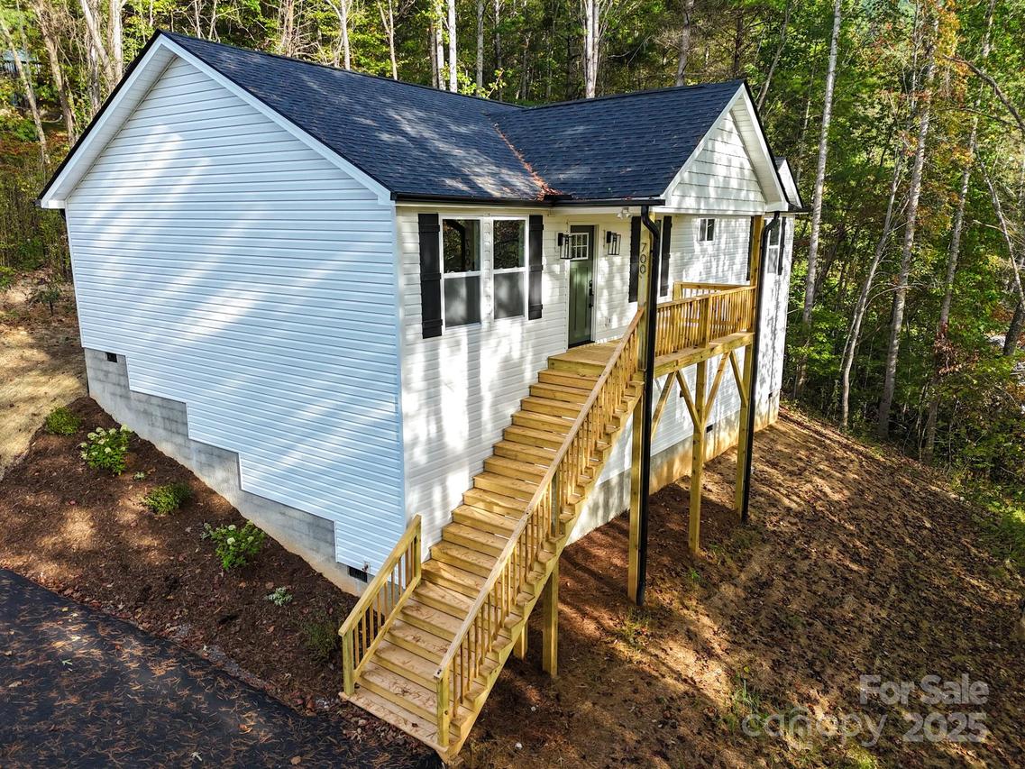 700 Old Fort Rd., Fairview, NC 28730