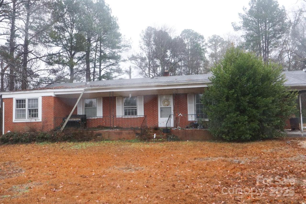 11140 Barnes Bridge Rd., Laurinburg, NC 28352