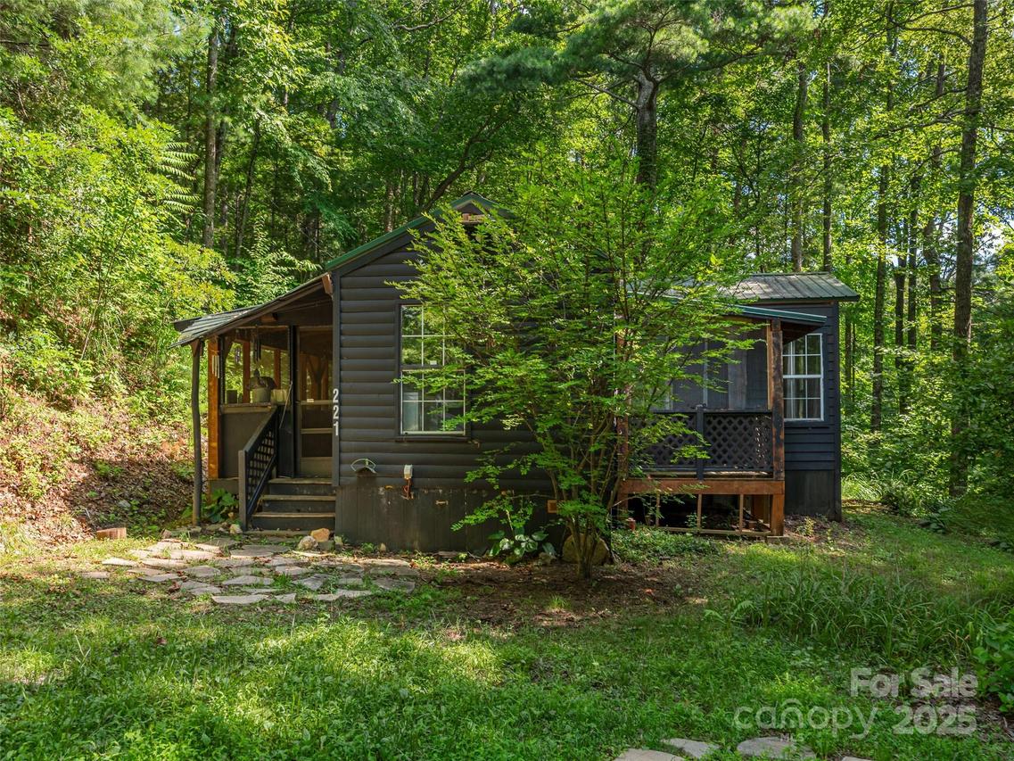 221 John Tate Dr., Fletcher, NC 28732