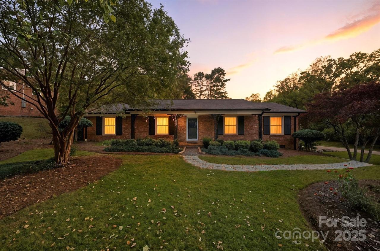 1071 12th Ave., Hickory, NC 28601