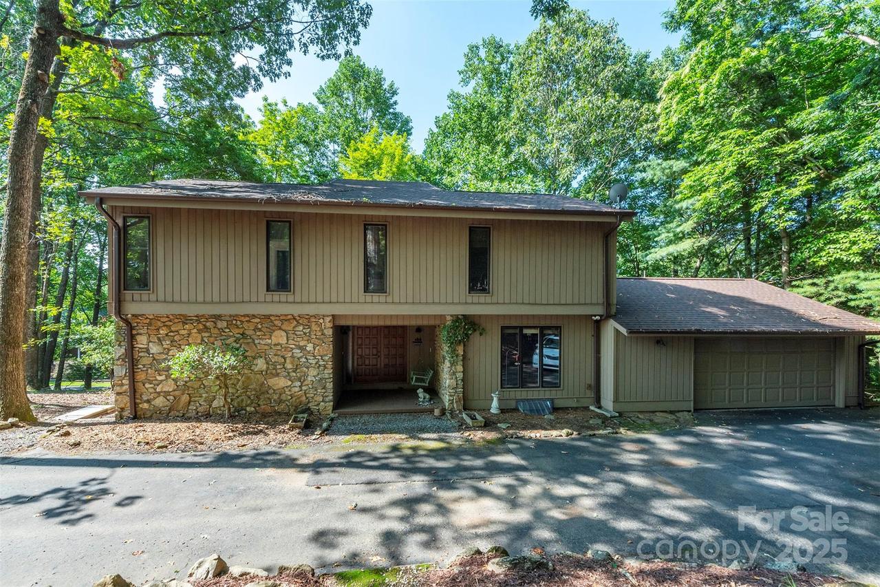 10 Chestnut Ridge Rd., Mills River, NC 28759