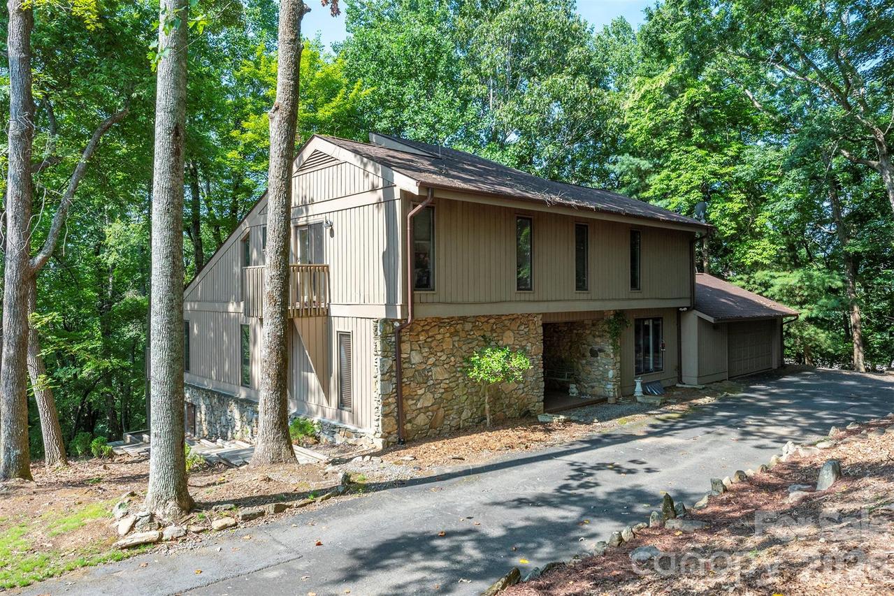 10 Chestnut Ridge Rd., Mills River, NC 28759