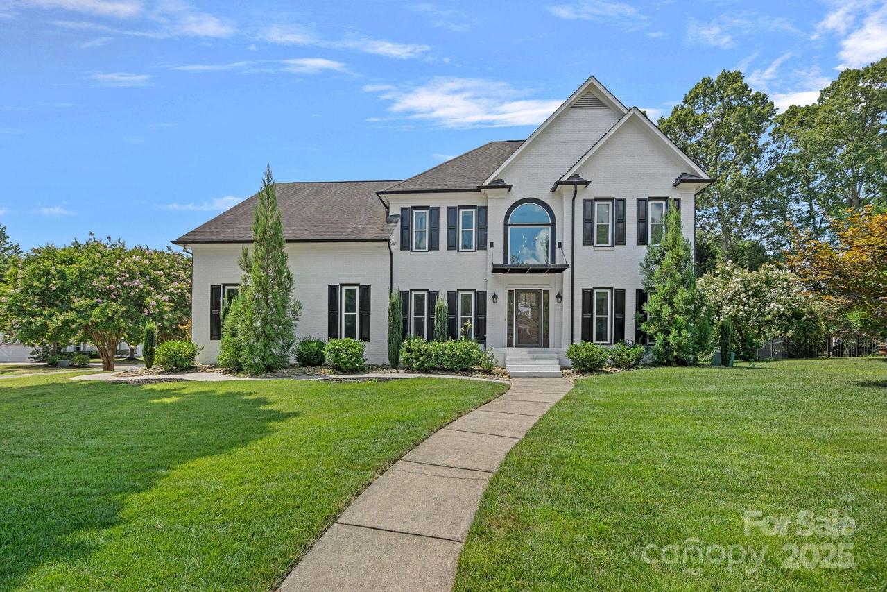 8948 Devonshire Dr., Huntersville, NC 28078