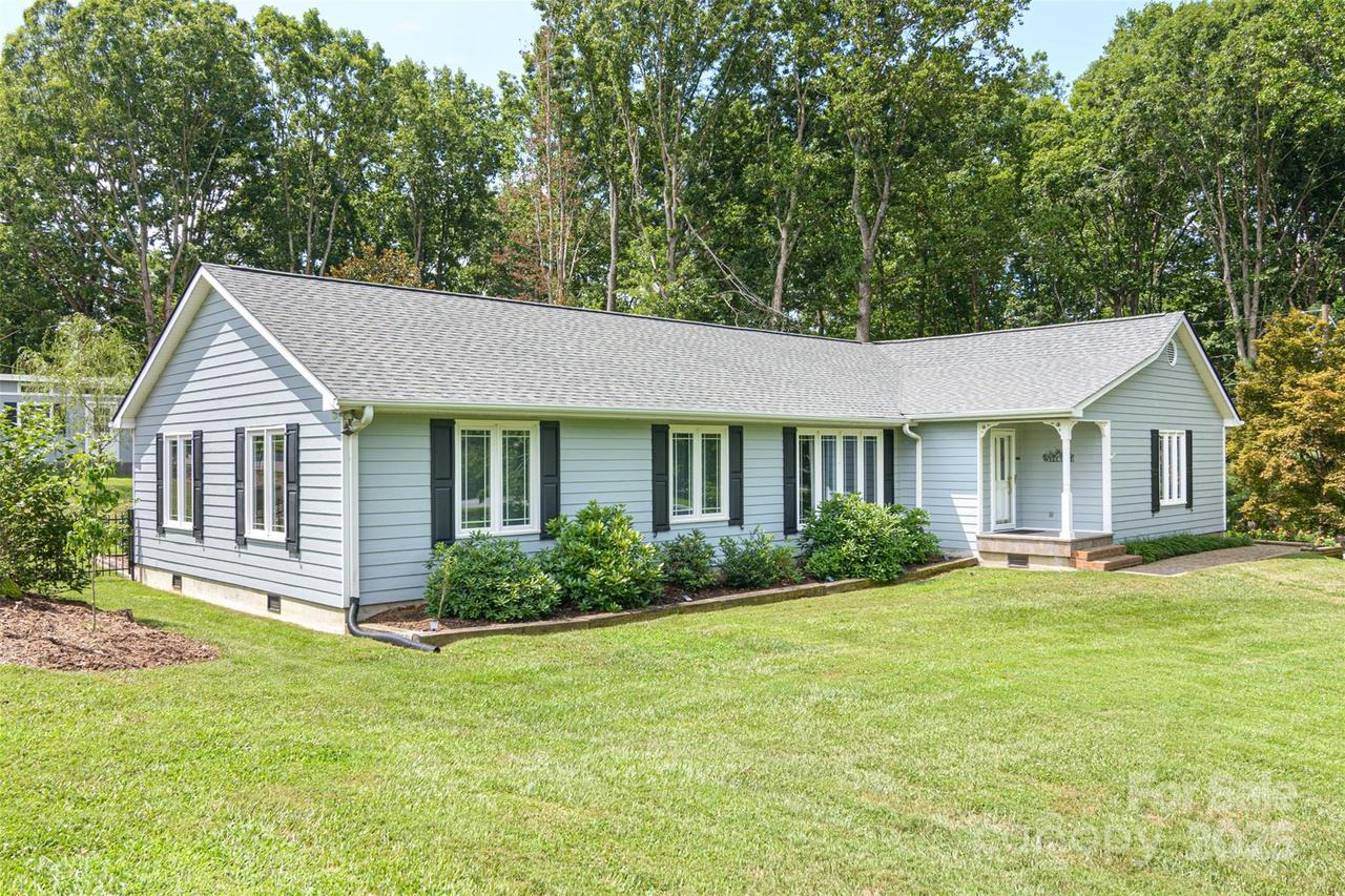 231 Kimberly Ann Dr., Hendersonville, NC 28792