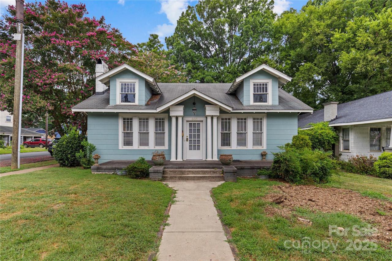 801 Hawthorne Ln., Charlotte, NC 28204