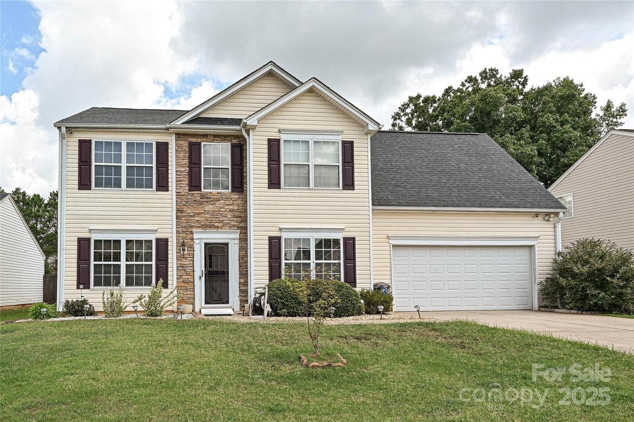 12015 Chantress Ln., Charlotte, NC 28215