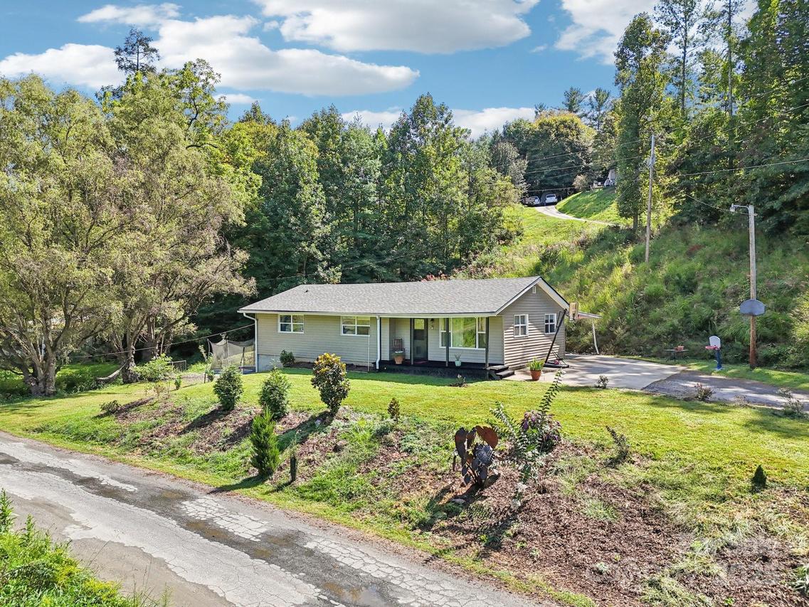 71 Whitt Rd., Weaverville, NC 28787