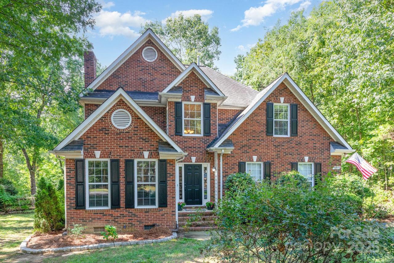 8249 Hunley Ridge Rd., Matthews, NC 28104