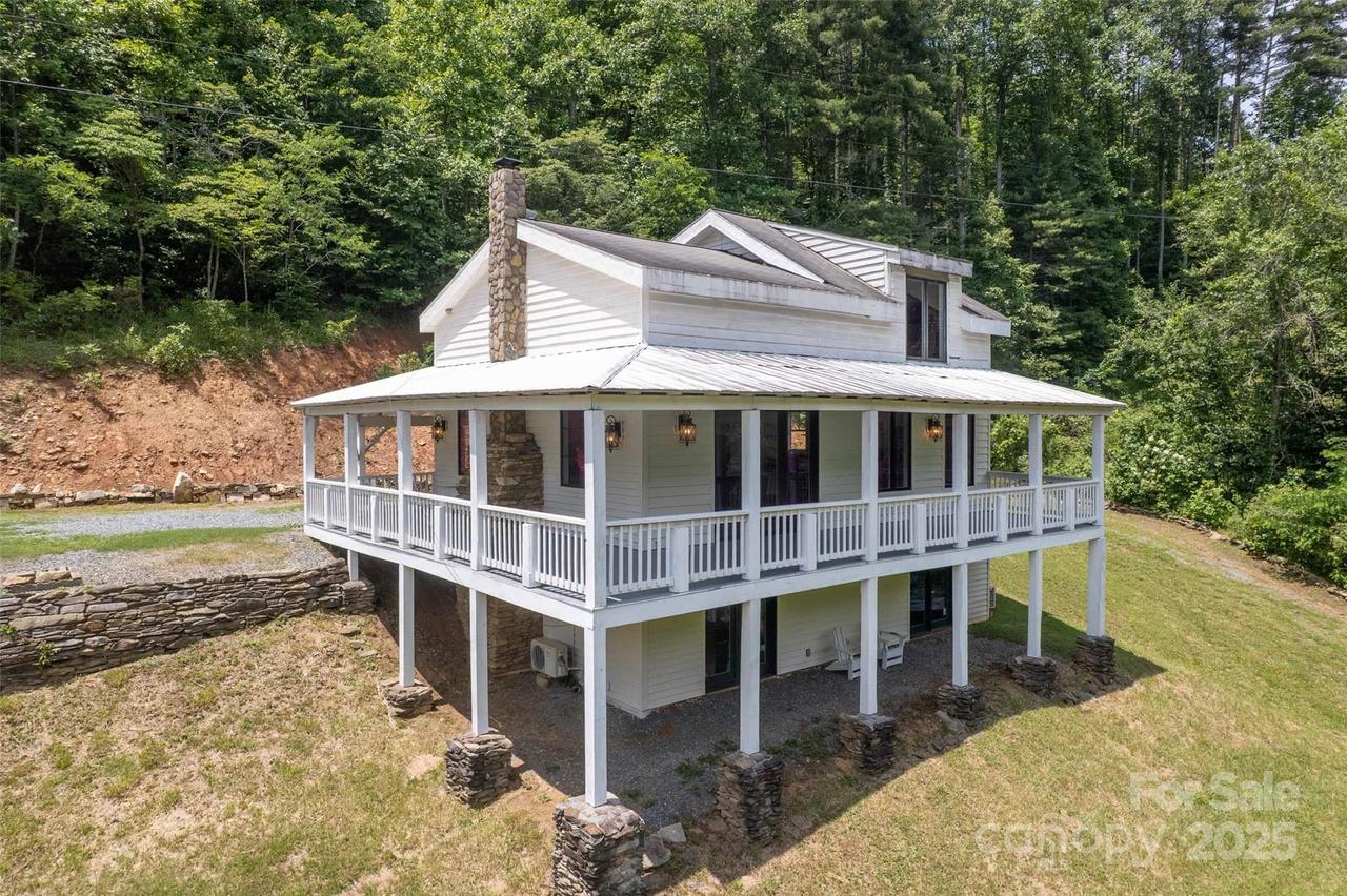 44 Moonlight Tr., Bryson City, NC 28713