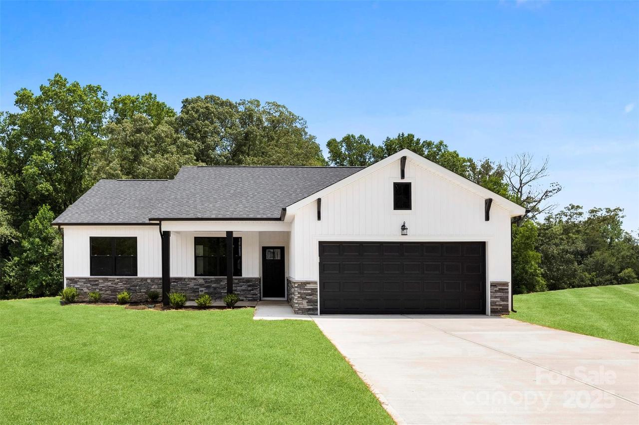153 Pumice Dr., Statesville, NC 28625