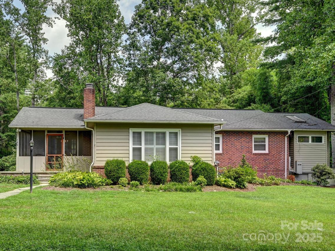 180 Rhododendron Dr. #9,10, Hendersonville, NC 28739