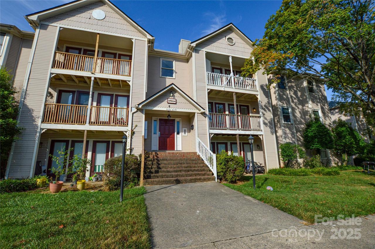 6156 Meadow Rose Ln., Charlotte, NC 28215