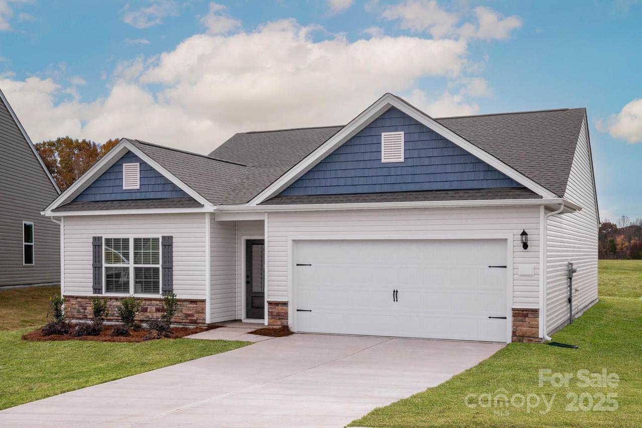 3333 Strong Box Ln., Gastonia, NC 28052