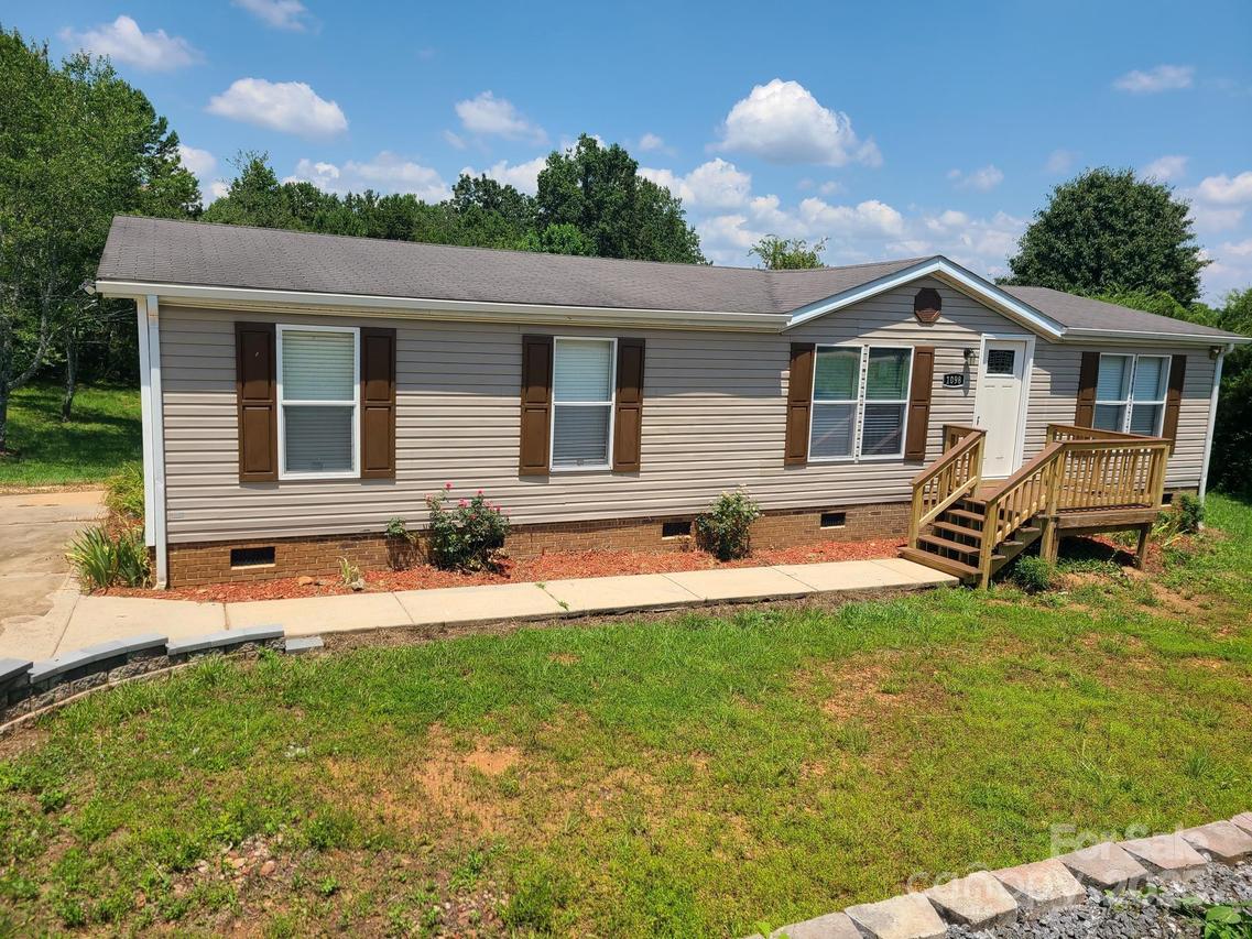 1098 Remington Dr., Conover, NC 28613