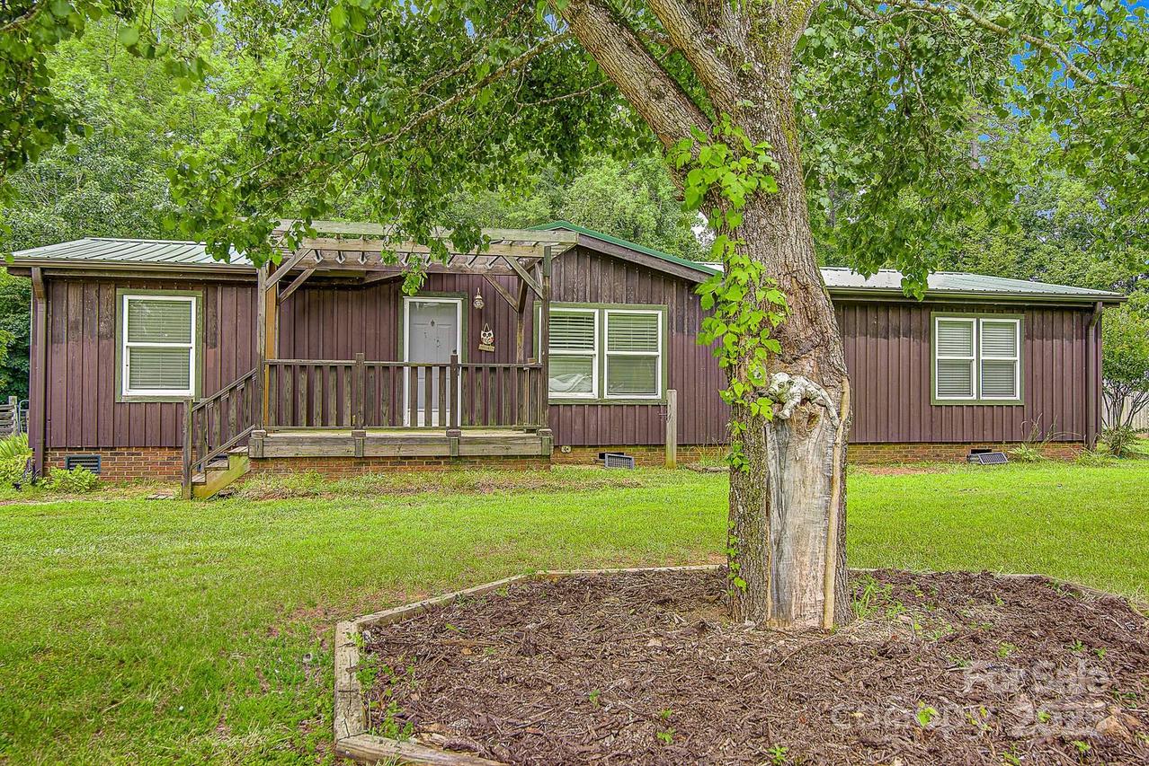 5165 Woodleaf Rd., Salisbury, NC 28147