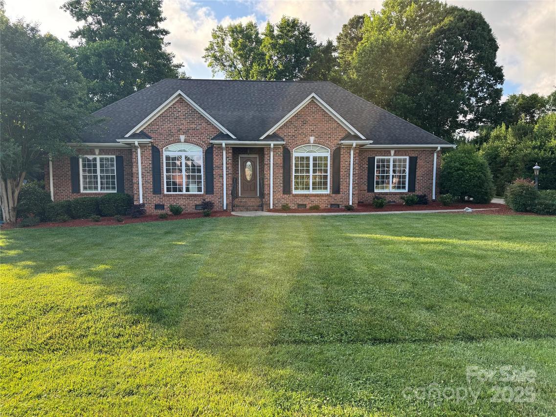2911 Weatherfield Dr., Lincolnton, NC 28092