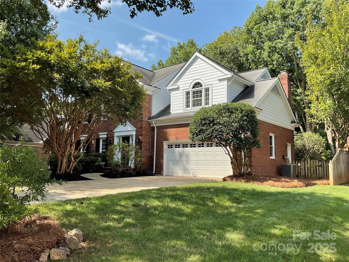 1206 Matthews Plantation Dr., Matthews, NC 28105