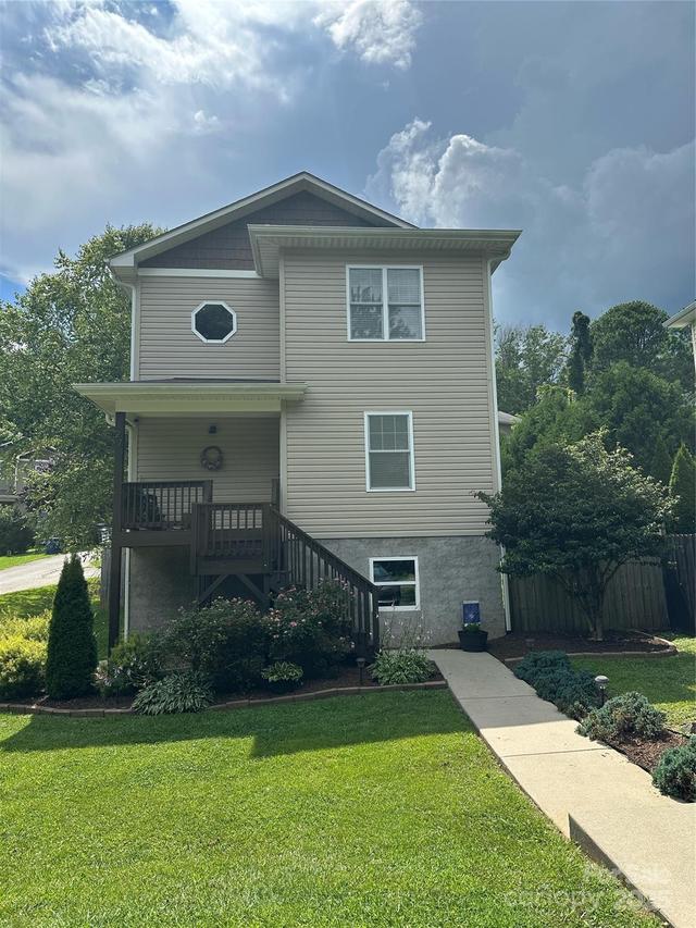 27 Byrd Rd., Black Mountain, NC 28711