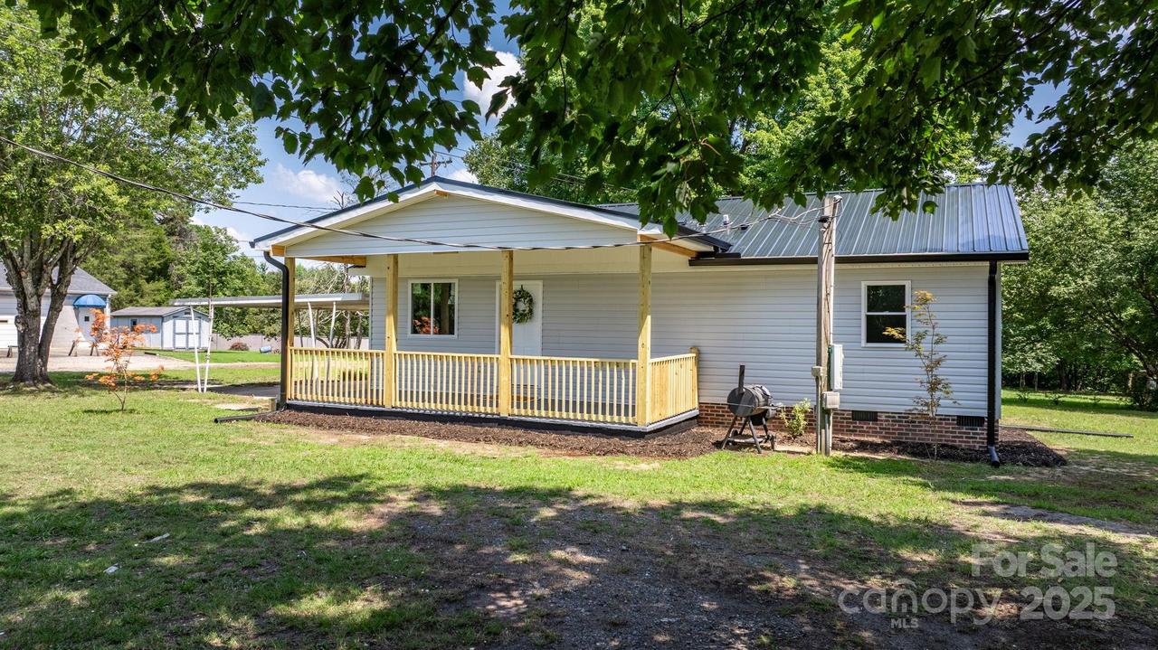 3610 30th Avenue Pl., Hickory, NC 28601