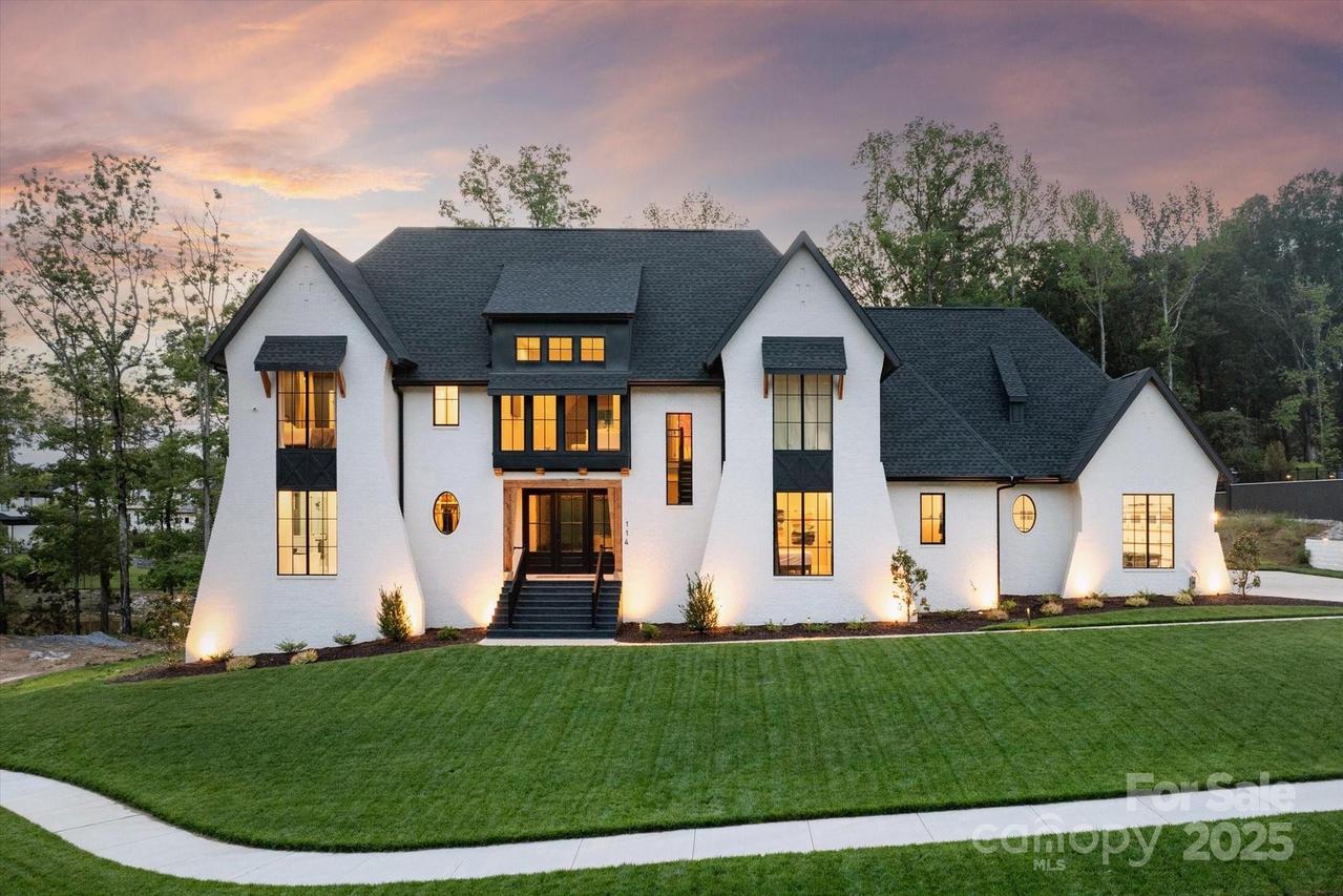 114 Pecan Cove Ln., Matthews, NC 28104
