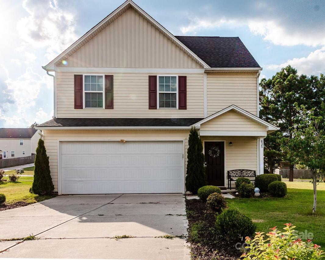635 Scarlet Leaf Ln., Oakboro, NC 28129