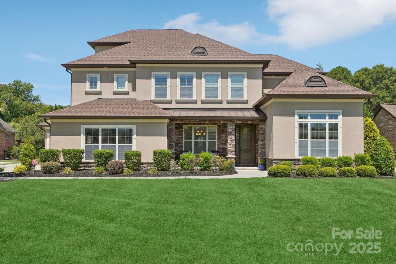 804 Crooked River Dr., Waxhaw, NC 28173