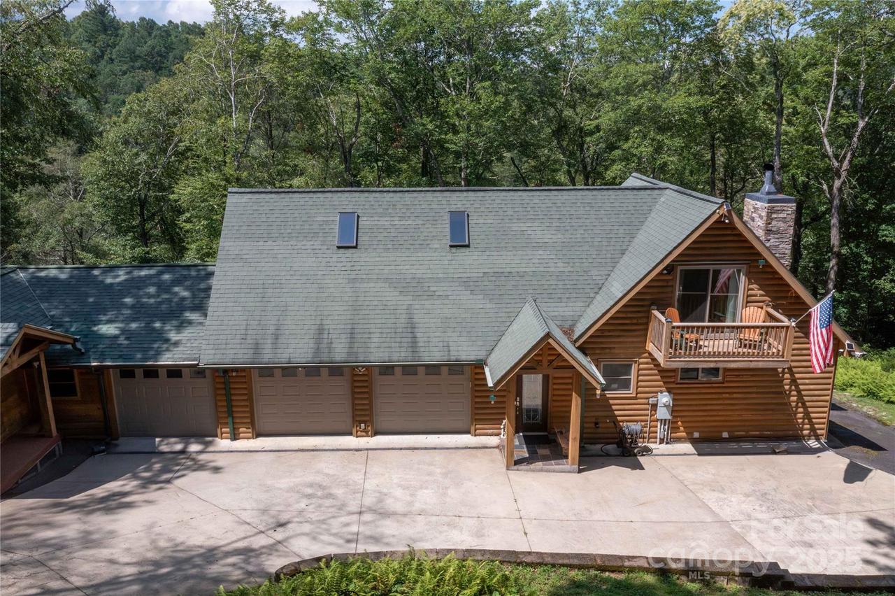 1055 Winterstar Loop, Burnsville, NC 28714